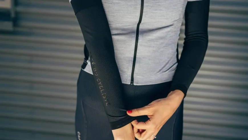 Cafe Du Cycliste Lola Rain Arm Black